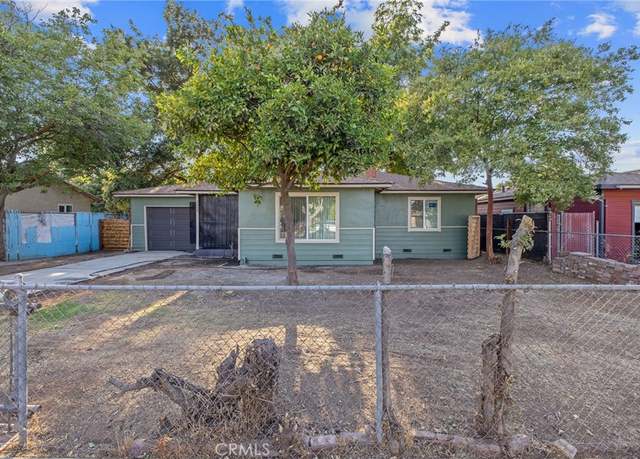 Property at 2452 S Holloway Ave, Fresno, CA 93725, 3 beds, 1 bath