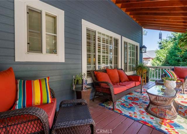 Property at 28575 Manitoba Dr, Lake Arrowhead, CA 92352, 4 beds, 2.5 baths