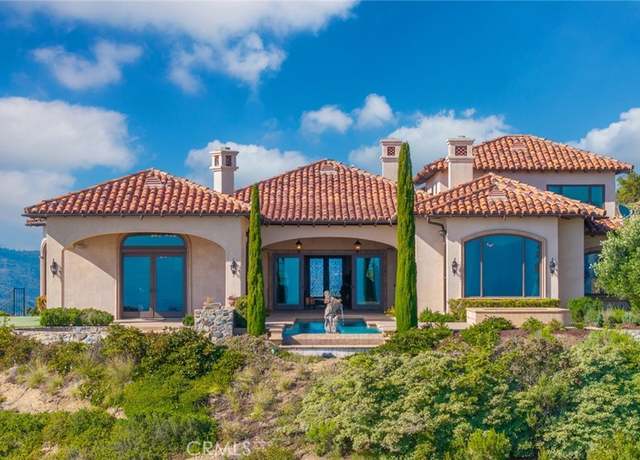 Property at 7811 Camino De Arriba, Rancho Santa Fe, CA 92067, 5 beds, 5.5 baths