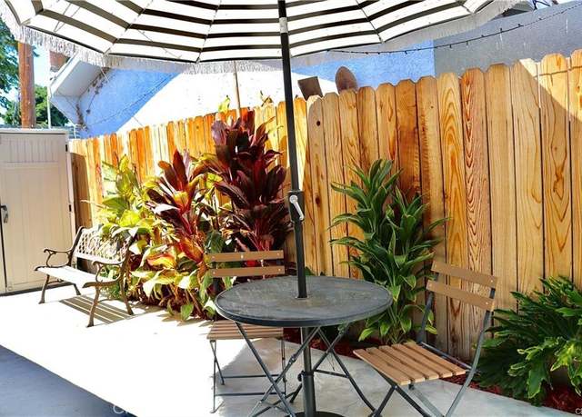 Property at 339 W Poplar St, Compton, CA 90220, 3 beds, 1 bath