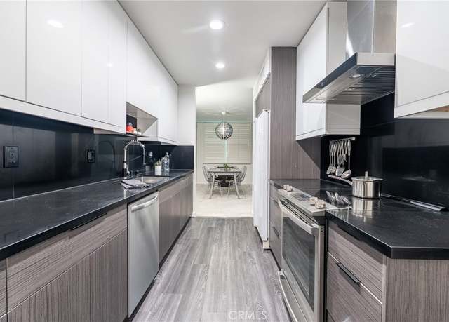 Property at 927 N Kings Rd #212, West Hollywood, CA 90069, 2 beds, 2 baths