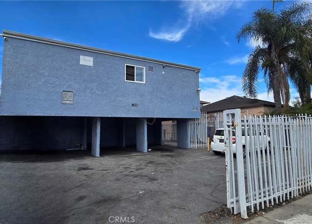 Property at 921 W 82nd St, Los Angeles, CA 90044, 132 baths