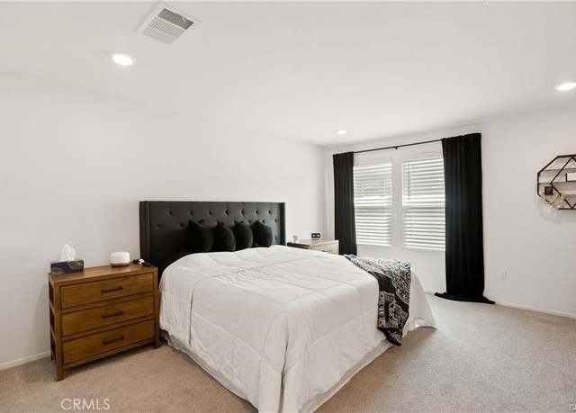 Property at 7155 Citrus Ave #320, Fontana, CA 92336, 3 beds, 2.5 baths