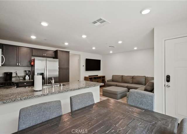 Property at 7155 Citrus Ave #320, Fontana, CA 92336, 3 beds, 2.5 baths