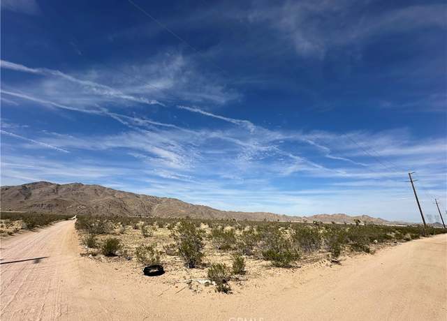Property at 14 Canyon View Rd, Apple Valley, CA 92308