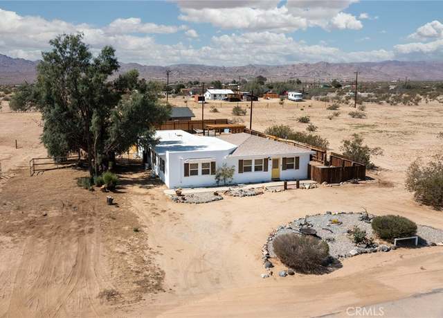 Property at 64975 Sun Oro Rd, Joshua Tree, CA 92252, 4 beds, 2 baths