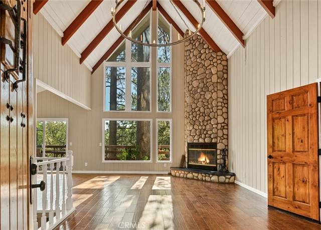Property at 588 Brentwood Dr, Lake Arrowhead, CA 92352, 3 beds, 2 baths