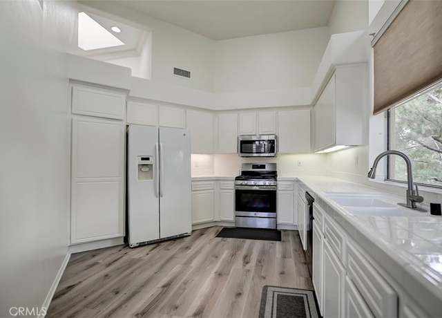 Property at 2643 Dietrich Dr, Tustin, CA 92782, 2 beds, 2 baths