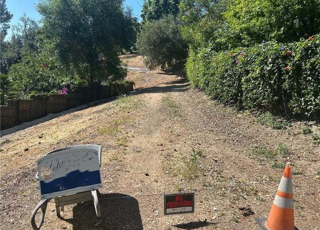 Property at 5075 Hood Dr, Woodland Hills, CA 91364