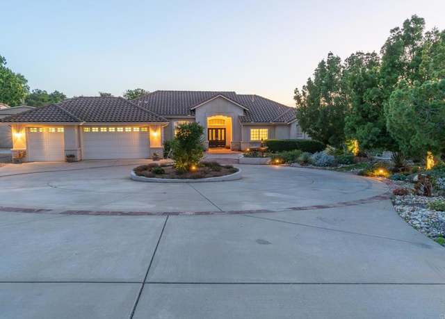 Property at 30646 Red Hawk Rd, Valley Center, CA 92082, 4 beds, 3 baths