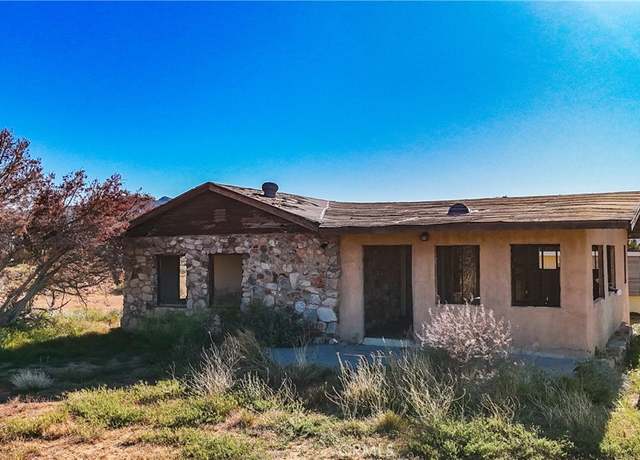 Property at 8626 La Contenta Rd, Yucca Valley, CA 92284, 2 beds, 1 bath