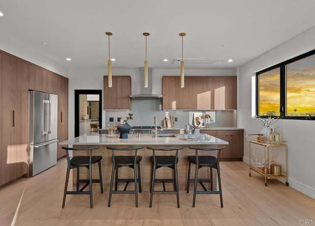Property at 4224 Tonopah Ave, San Diego, CA 92110, 3 beds, 3.5 baths