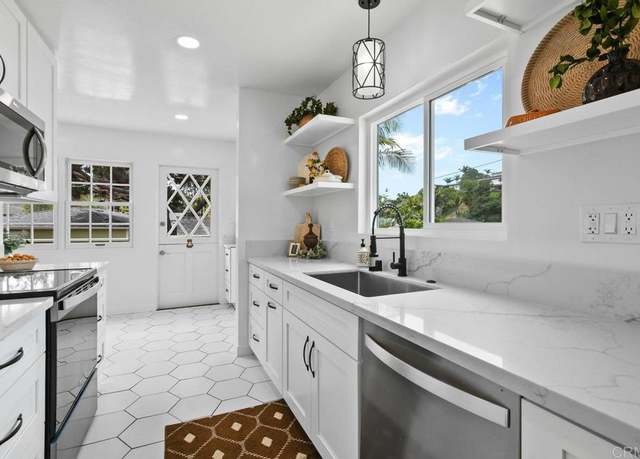 Property at 4055 Bernice Dr, San Diego, CA 92107, 3 beds, 2 baths