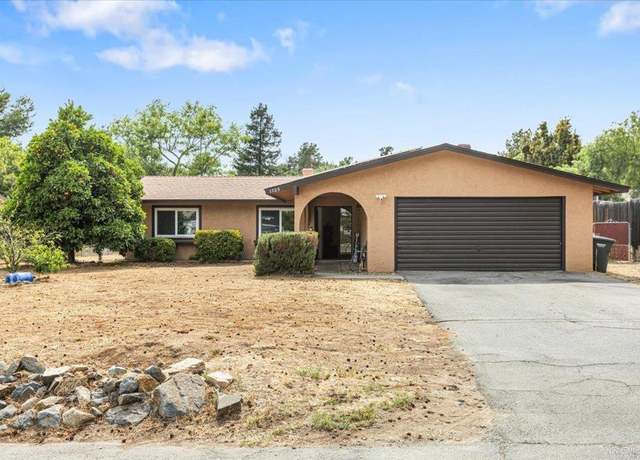 Property at 1105 Via Prado, Fallbrook, CA 92028, 4 beds, 3 baths