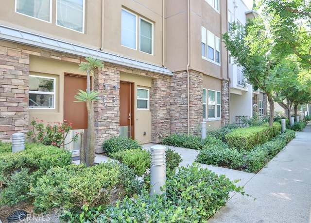 Property at 253 E Jeanette Ln, Santa Ana, CA 92705, 2 beds, 2.5 baths