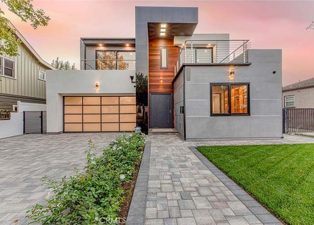 Property at 821 N Pass Ave, Burbank, CA 91505, 4 beds, 4.5 baths