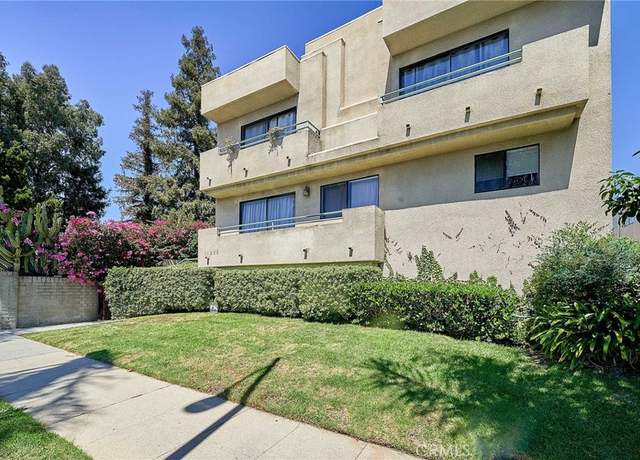 Property at 17225 Chatsworth St #111, Granada Hills, CA 91344, 3 beds, 2 baths