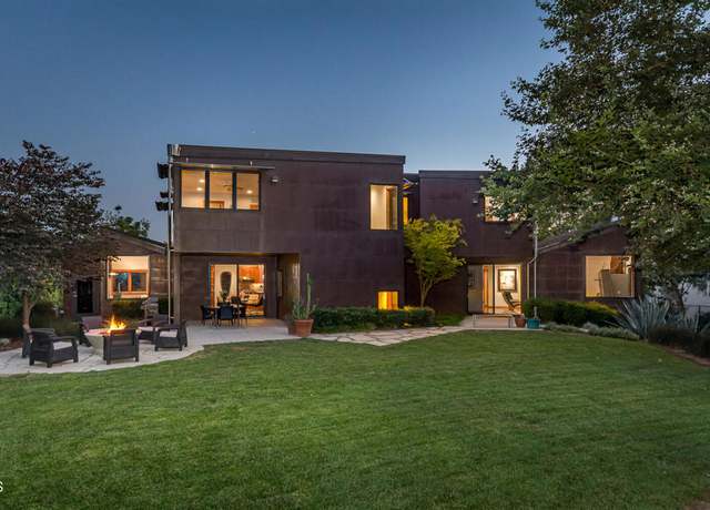 Property at 4700 Palm Dr, La Canada Flintridge, CA 91011, 5 beds, 4.5 baths