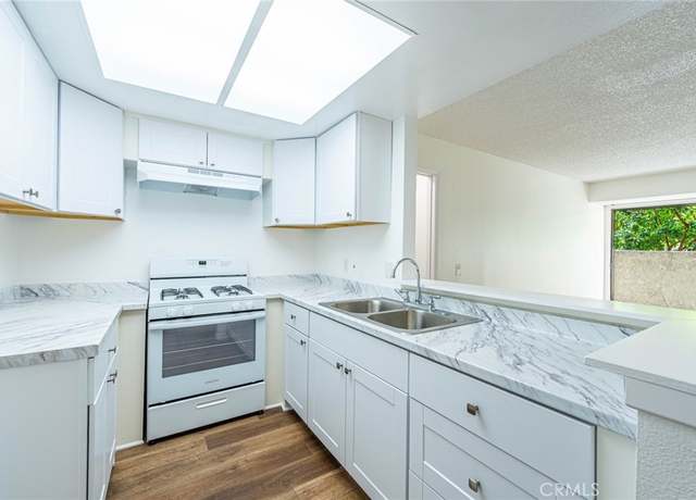Property at 700 W 3rd St Unit B102, Santa Ana, CA 92701, 2 beds, 2 baths