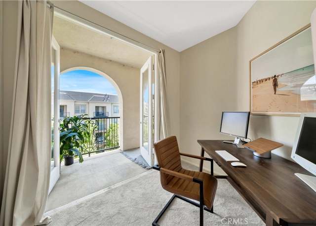 Property at 2458 Watermarke Pl, Irvine, CA 92612, 1 bed, 1 bath