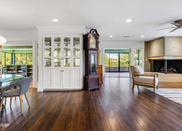 Property at 1245 S Orange Grove Blvd #5, Pasadena, CA 91105, 3 beds, 3 baths