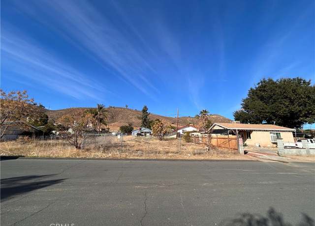 Property at 2 Lake St, Lake Elsinore, CA 92530