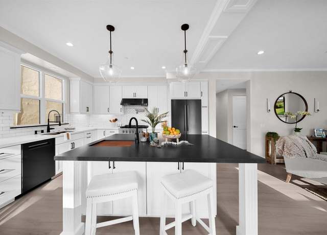 Property at 812 N Cleveland St #1, Oceanside, CA 92054, 3 beds, 3 baths