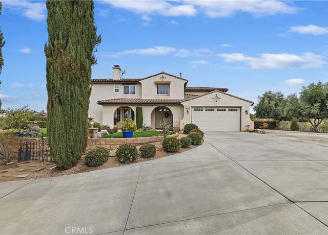 Property at 17580 Canyonwood Dr, Riverside, CA 92504, 5 beds, 4 baths