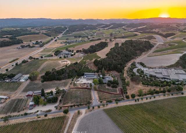 Property at 2925 Anderson Rd, Paso Robles, CA 93446, 3 beds, 3.5 baths
