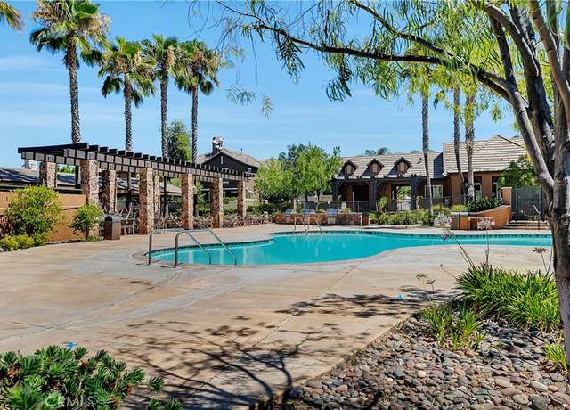 Property at 19554 Laroda Ln, Saugus, CA 91350, 2 beds, 2 baths