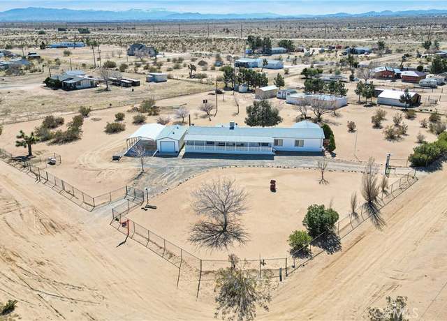 Property at 7527 Begonia Rd, Phelan, CA 92371, 3 beds, 2 baths