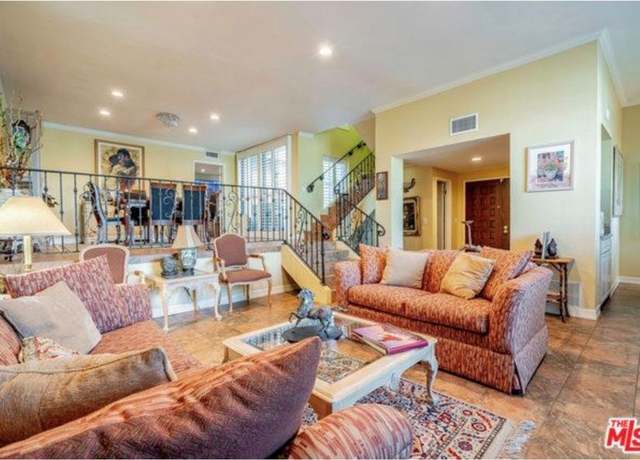 Property at 17174 Burbank Blvd, Encino, CA 91316, 3 beds, 3 baths