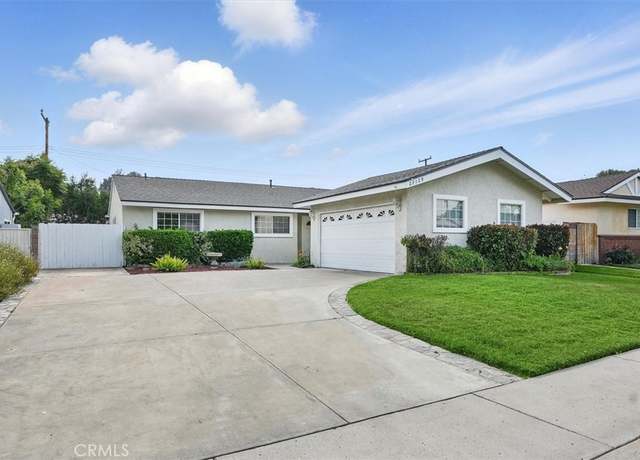 Property at 27129 Elias Ave, Saugus, CA 91350, 3 beds, 2 baths