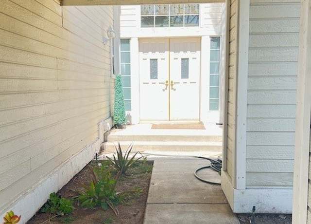 Property at 2899 Amber Dr, Corona, CA 92882, 3 beds, 2.5 baths