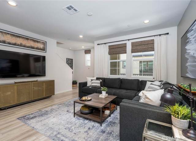 Property at 40503 Melrose Dr, Temecula, CA 92591, 3 beds, 2.5 baths