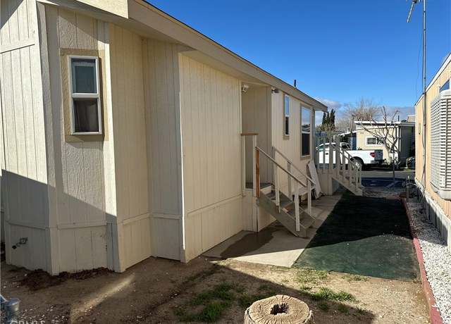 Property at 1449 E Ave I Unit C8, Lancaster, CA 93536, 1 bed, 1 bath