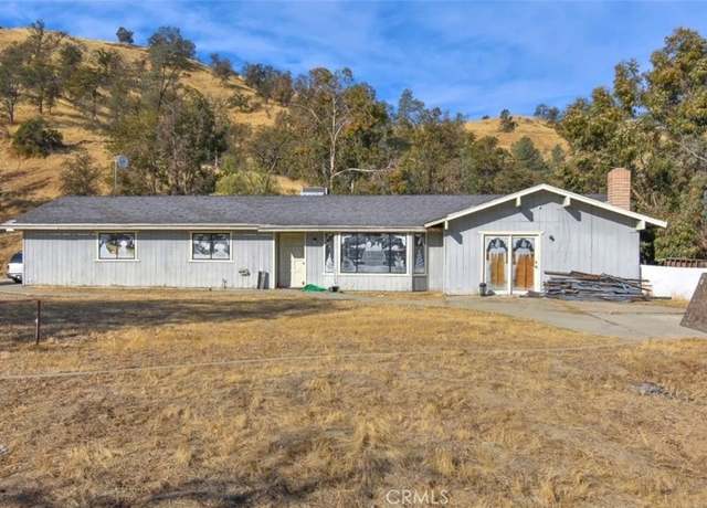 Property at 20499 Auberry Rd, Clovis, CA 93619, 5 beds, 4 baths