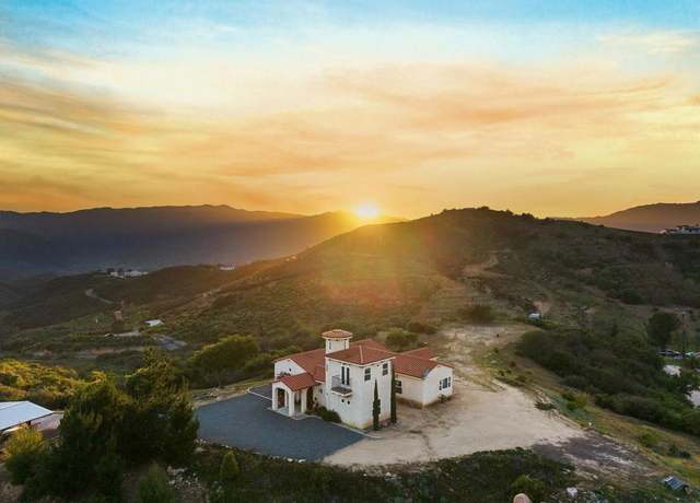 Property at 2389 Eric Rd, Fallbrook, CA 92028, 3 beds, 2.5 baths