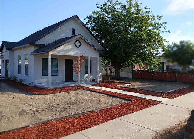 Property at 1295 E Whittier Ave, Hemet, CA 92543, 3 beds, 3 baths