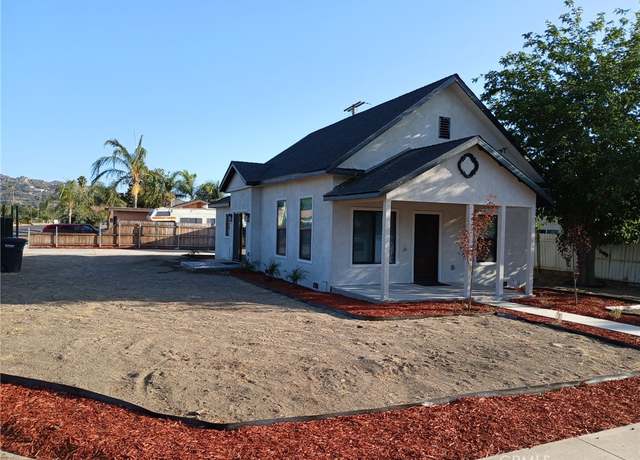 Property at 1295 E Whittier Ave, Hemet, CA 92543, 3 beds, 3 baths