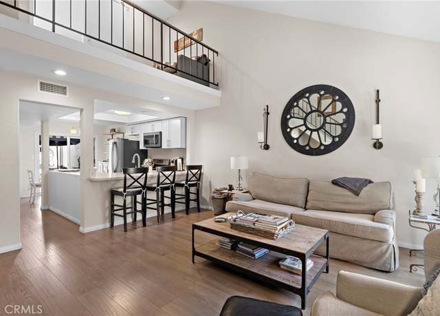 Property at 133 Morristown Ln, Costa Mesa, CA 92626, 2 beds, 2 baths