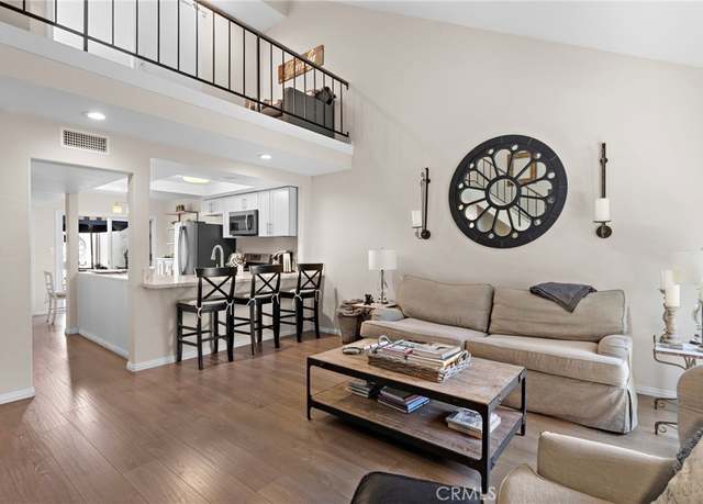 Property at 133 Morristown Ln, Costa Mesa, CA 92626, 2 beds, 2 baths
