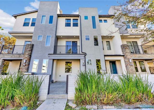 Property at 19505 Cardigan Dr, Northridge, CA 91324, 4 beds, 4 baths
