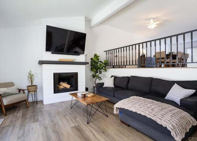 Property at 2506 Woodlands Way, Oceanside, CA 92054, 2 beds, 2.5 baths