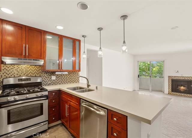 Property at 4702 Fulton Ave #202, Sherman Oaks, CA 91423, 2 beds, 2 baths