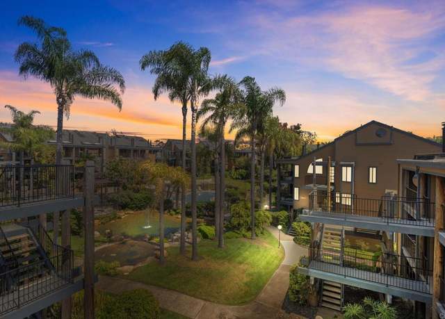 Property at 4006 Layang Layang Cir Unit E, Carlsbad, CA 92008, 2 beds, 2.5 baths