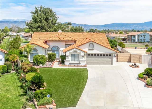 Property at 1900 Pecan Tree St, Hemet, CA 92545, 3 beds, 3 baths