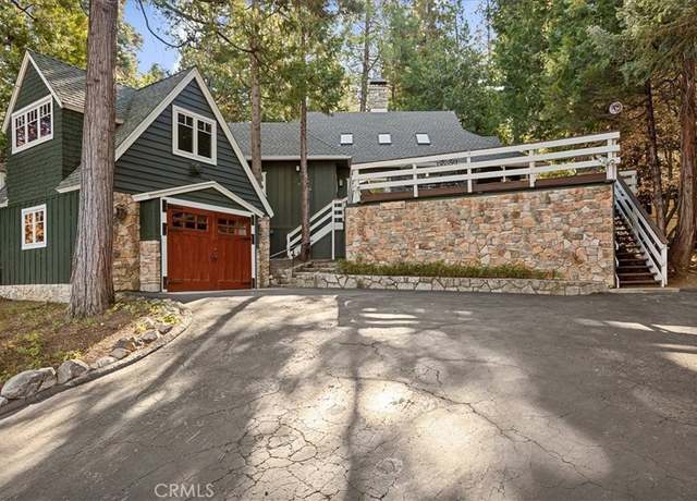 Property at 226 Holiday Dr, Lake Arrowhead, CA 92352, 4 beds, 3.5 baths