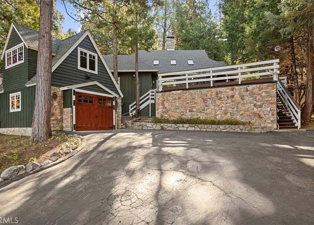 Property at 226 Holiday Dr, Lake Arrowhead, CA 92352, 4 beds, 3.5 baths