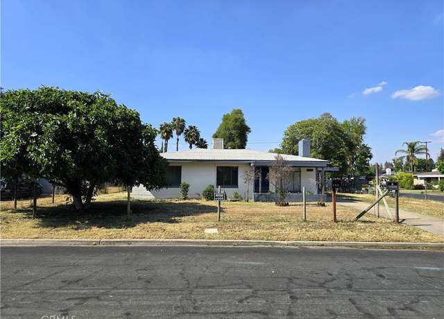 Property at 155 E Hampton Way, Fresno, CA 93704, 3 beds, 1 bath